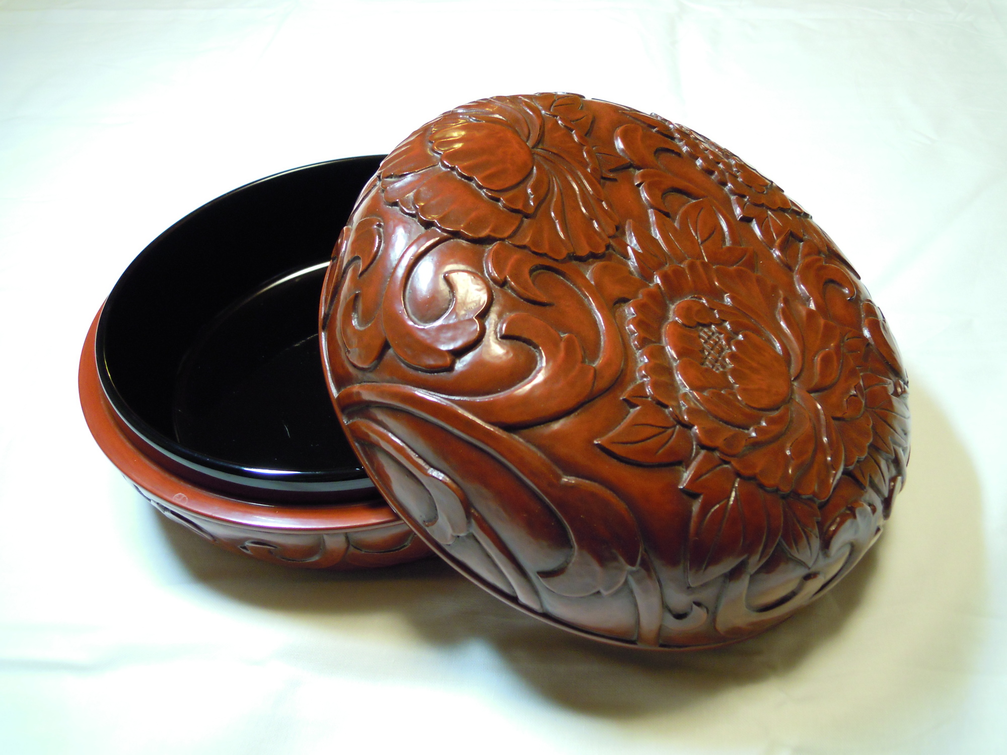 鎌倉彫工芸館｜800年の漆彫り体験・15〜20名の作家作品展示と販売
