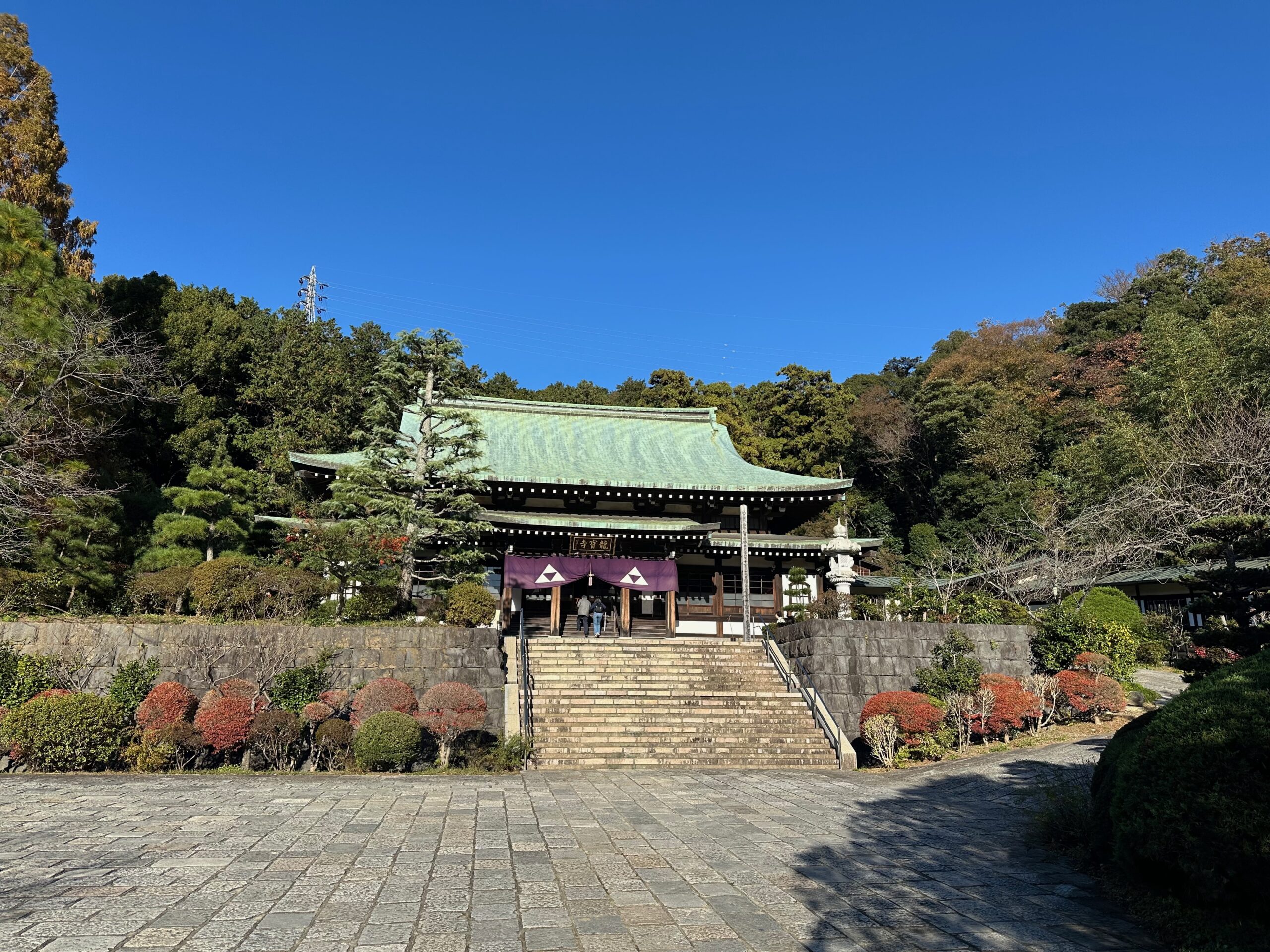 Kamakura Ryūhō‑ji Temple – Peony Garden & Hojo Clan Legacy | 鎌倉観光完全ガイド 龍宝寺